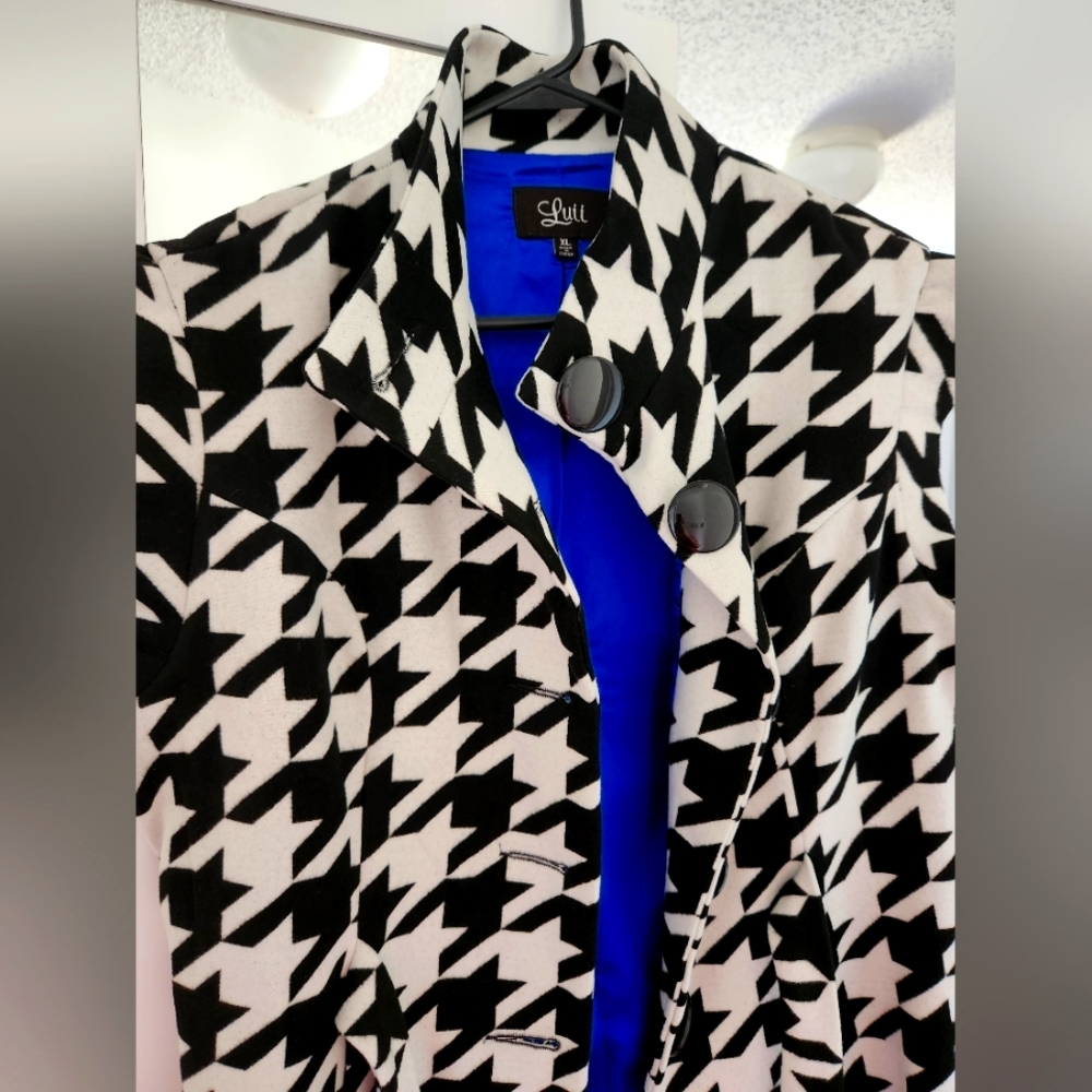 Houndstooth pattern vest